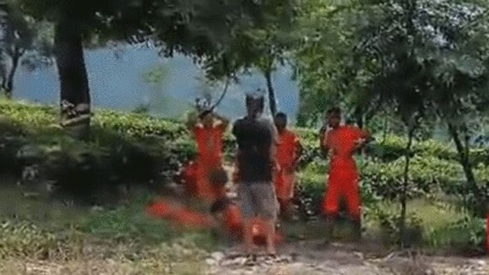 শ্রাবণ সোমবারের পুজো সেরে ঘুরতে গিয়ে বিপত্তি, শিলিগুড়িতে পিকআপ উল্টে মৃত ১, জখম ২৬