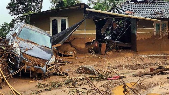 ওয়েনাডে ধ্বংসলীলা।