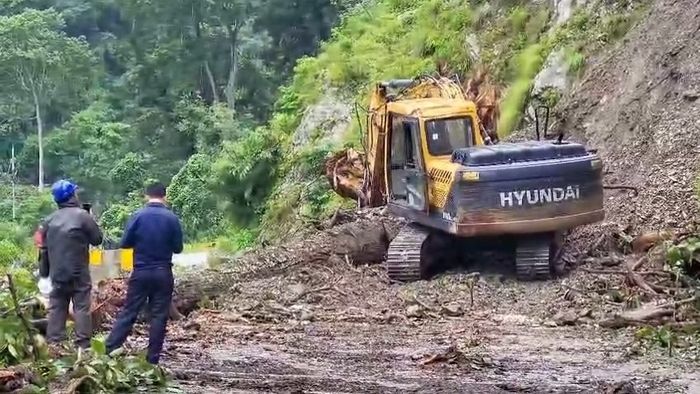 কালিম্পঙে ধস।