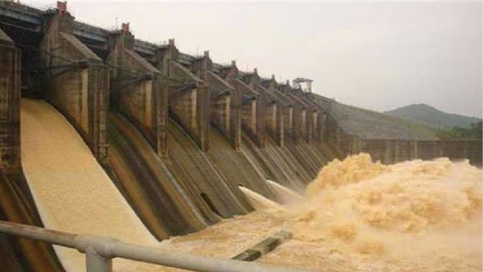 জল ছাড়ল ডিভিসি। ফাইল ছবি