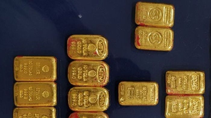 লদ্বারের ভিতর সোনা লুকিয়ে বাংলাদেশ থেকে পাচারের চেষ্টা, হিলিতে ধৃত যুবক। প্রতীকী ছবি