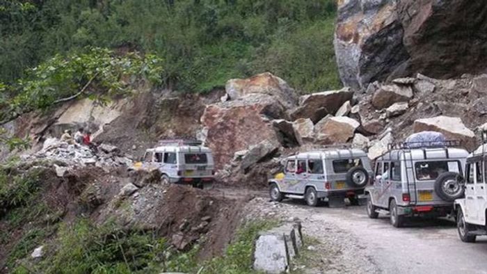 শিলিগুড়ি-সিকিম যোগাযোগ বিপর্যস্ত, বিকল্প রাস্তার অবস্থাও শোচনীয়; রুট বেঁধে দিল প্রশাসন