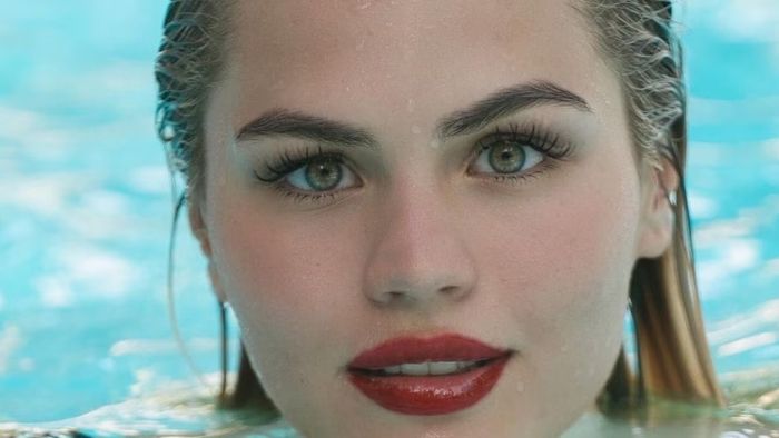 অসম্ভব সুন্দরী কেন? অলিম্পিক থেকে ফিরিয়ে দেওয়া হল মহিলা সাঁতারু