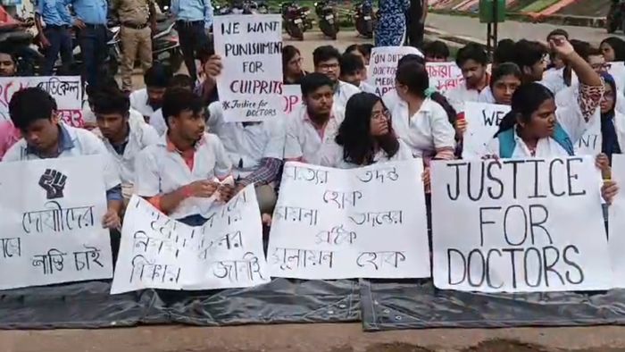 আরজি কর হাসপাতালে বিক্ষোভ অব্যহত। ফাইল ছবি