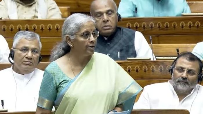 অ্যাকাউন্টের 'নমিনি'-র নিয়মে বড় বদল আসতে চলেছে, অর্থমন্ত্রী সীতরামনের বড় ঘোষণা