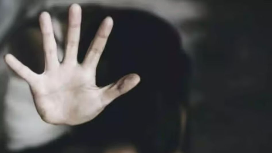 LIVE: মেডিক্যাল পড়ুয়াদের জন্য আপৎকালীন হেল্পলাইন নম্বর চালু কলকাতা পুলিশের LIVE: মেডিক্যাল পড়ুয়াদের জন্য আপৎকালীন হেল্পলাইন নম্বর চালু কলকাতা পুলিশের