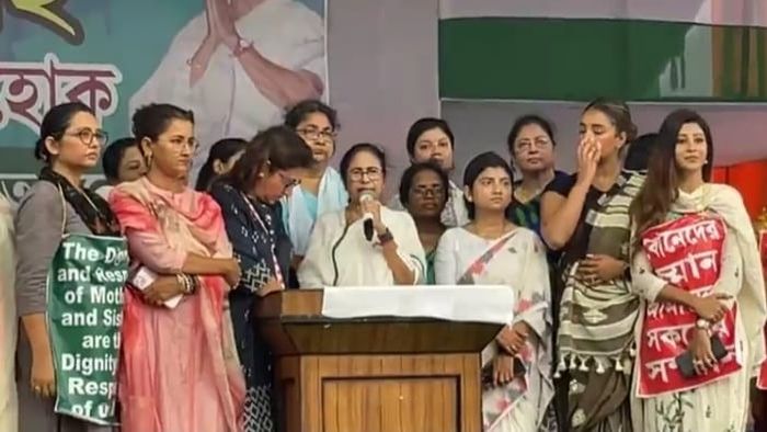 'তাহলে প্রধানমন্ত্রীর কথা শুনবো...' আরজি কর কাণ্ডে 'ফেক ভিডিও' নিয়ে সরব মমতা