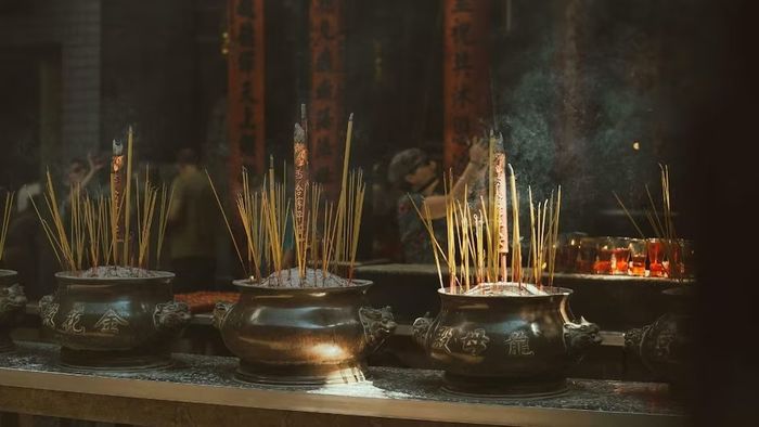 দানবাক্সে নিজের QR কোড লাগিয়ে চলে এল যুবক, দানের সব টাকা ঢুকল তাঁর অ্যাকাউন্টে