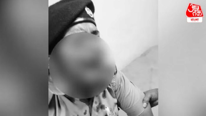 পুলিশের পোস্ট করা ছবির গুরুতর আহত কনস্টেবল। ফাইল ছবি