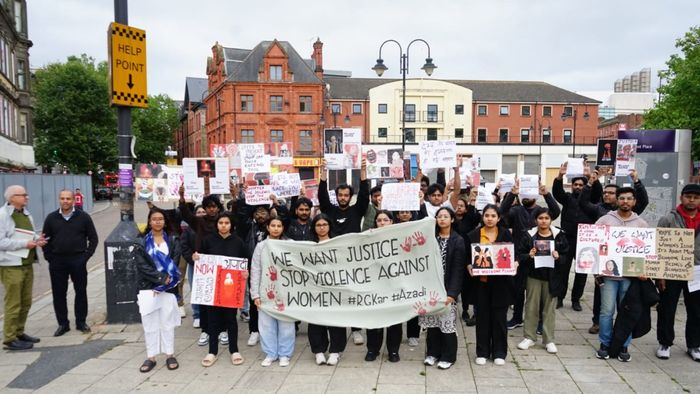 আরজি কর প্রতিবাদ পৌঁছে গেল সুদূর লিভারপুলে, পথে নামলেন পড়ুয়ারা। ফাইল ছবি