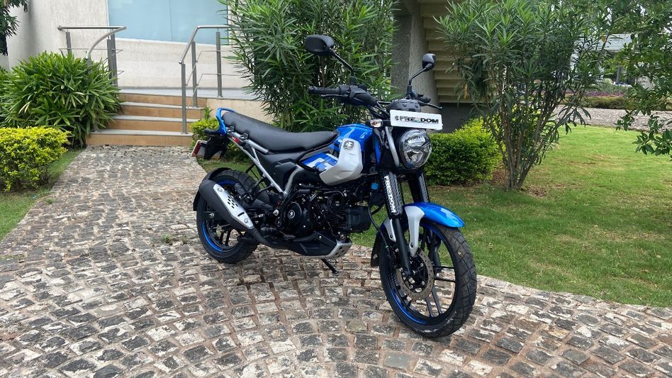 Bajaj Freedom দুর্দান্ত সিএনজি বাইক ডেলিভারি শুরু, অত্যন্ত সস্তা, 'অন রোড' কত পড়বে? Bajaj Freedom দুর্দান্ত সিএনজি বাইক ডেলিভারি শুরু, অত্যন্ত সস্তা, 'অন রোড' কত পড়বে?