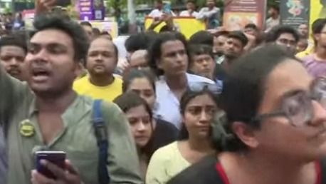 রবীন্দ্রভারতীর পড়ুয়াদের বিক্ষোভ।