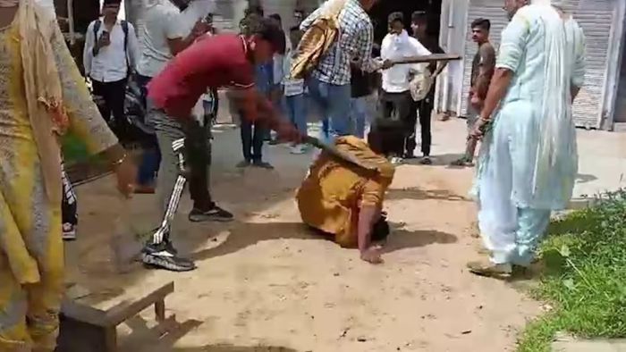 'গরুর মাংস খেয়েছিস?' হরিয়ানায় বাঙালি পরিযায়ী শ্রমিককে পিটিয়ে খুন
