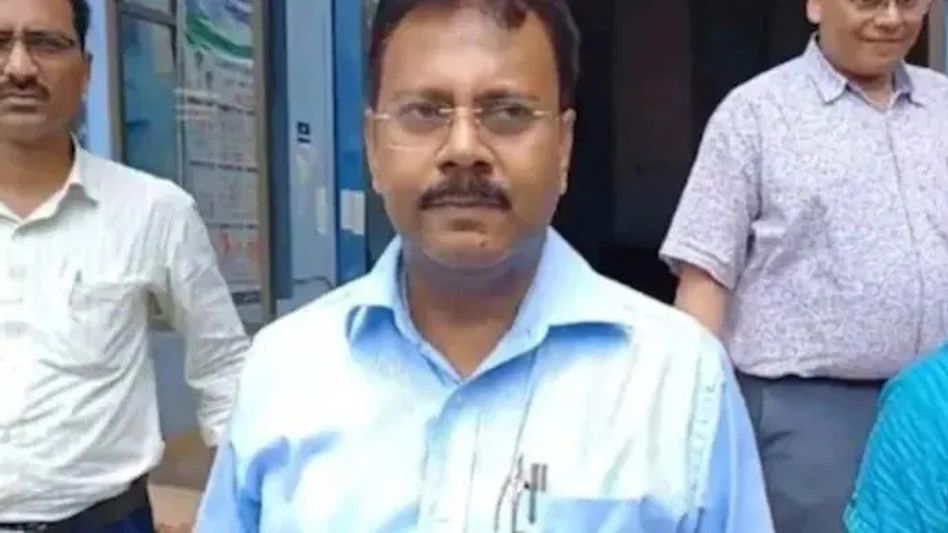 অবশেষে সন্দীপ ঘোষকে সাসপেন্ড করল রাজ্য স্বাস্থ্য দফতর অবশেষে সন্দীপ ঘোষকে সাসপেন্ড করল রাজ্য স্বাস্থ্য দফতর