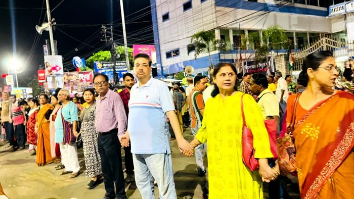 আরজি-কর কাণ্ডের ন্যায় বিচারের দাবিতে মানববন্ধন কলকাতায়। ফাইল ছবি