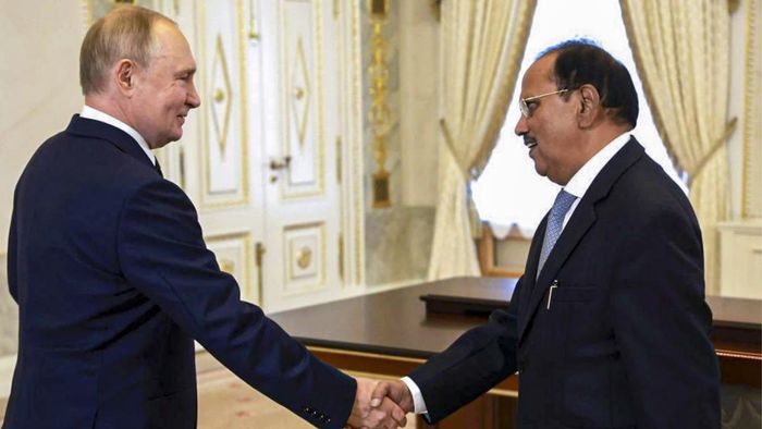 এনএসএ অজিত ডোভাল রাশিয়ার প্রেসিডেন্ট পুতিনের সাথে দেখা করেছেন (ফটো- পিটিআই)