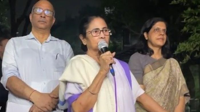 Mmata Banerjee Press Meet