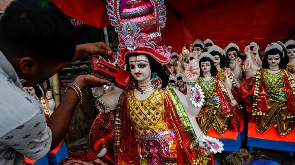 বিশ্বকর্মা পুজোর ব্রতকথা শুনলে মেলে দারুণ সাফল্য, জেনে নিন বিশ্বকর্মা পুজোর ব্রতকথা শুনলে মেলে দারুণ সাফল্য, জেনে নিন