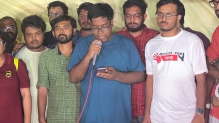 কর্মবিরতি চালাবেন চিকিৎসকেরা