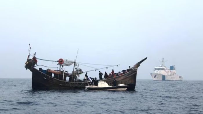 বঙ্গোপসাগরে ট্রলারডুবির ঘটনায় ৮ মৎস্যজীবীর দেহ উদ্ধার