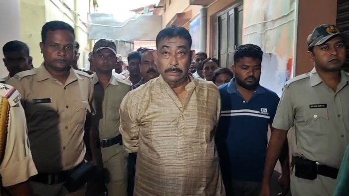 অনুব্রত মণ্ডল