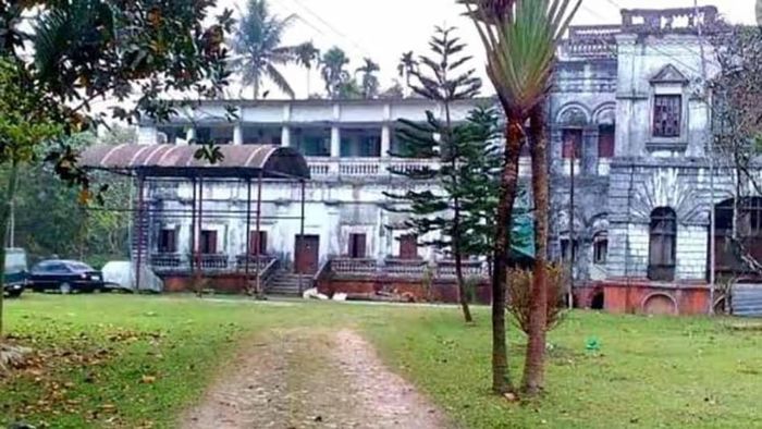 উপকরণ আসে বাংলাদেশ, অসম, কলকাতা থেকে; ৫১৫ বছরের এই পুজোর আমিষ ভোগ