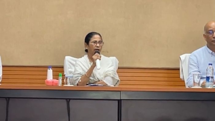 সাংবাদিক সম্মেলনে মুখ্যমন্ত্রী মমতা বন্দ্যোপাধ্যায়।