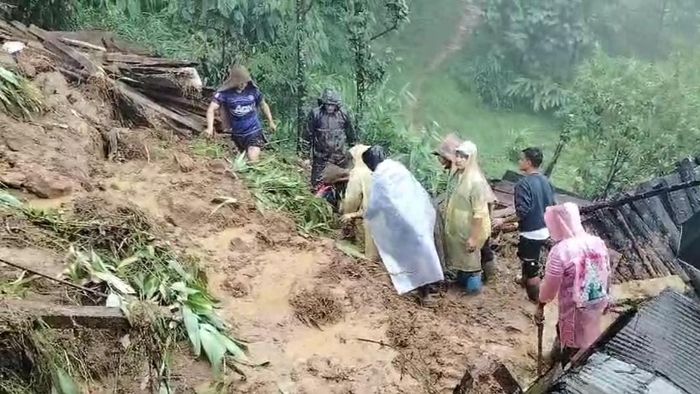 দার্জিলিংয়ে ফের ধস, বাড়িতে ঘুমন্ত অবস্থায় চাপা পড়ে মৃত্যু বৃদ্ধের