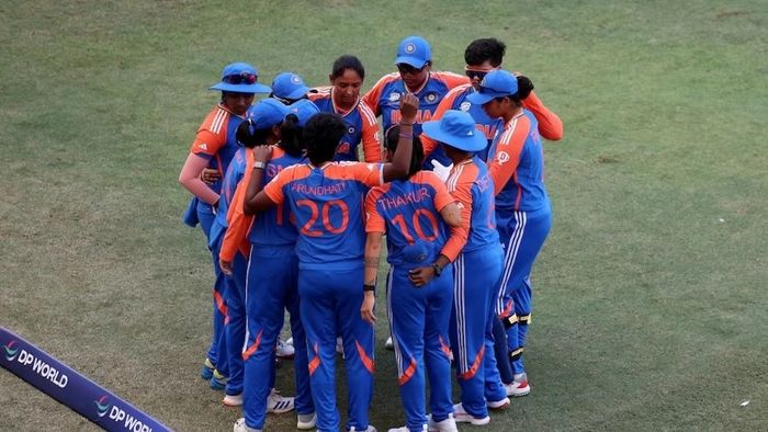 মহিলা টি২০ বিশ্বকাপে পাকিস্তানকে চেপে ধরল ভারত, ১০০ রানেই ৮ উইকেট