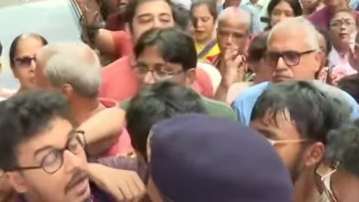 চাঁদনি চকে উত্তেজনা।