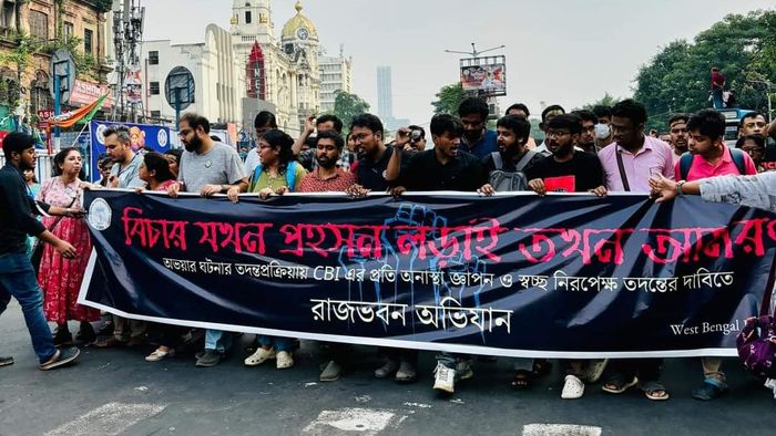 জুনিয়র ডাক্তারদের রাজভবন অভিযান।