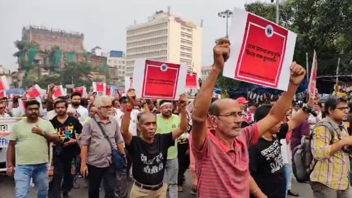 রানি রাসমণি রোডে দ্রোহের কার্নিভাল।-ফাইল ছবি