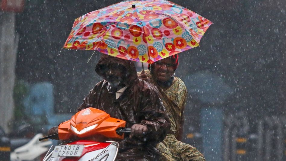 ঝড়-বৃষ্টির পূর্বাভাস কলকাতা সহ ৭ জেলায়, ফের নিম্নচাপেরও আশঙ্কা ঝড়-বৃষ্টির পূর্বাভাস কলকাতা সহ ৭ জেলায়, ফের নিম্নচাপেরও আশঙ্কা