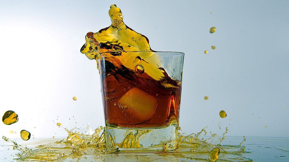 ক'পেগ মদ কীভাবে খাওয়া নিরাপদ? তারপর মানতে হবে এইসব নিয়ম ক'পেগ মদ কীভাবে খাওয়া নিরাপদ? তারপর মানতে হবে এইসব নিয়ম