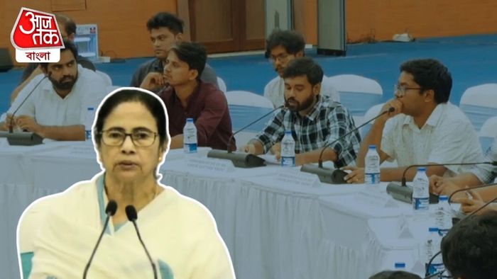 মুখ্যমন্ত্রী মমতার সঙ্গে বৈঠকে জুনিয়র ডাক্তাররা। ফাইল ছবি