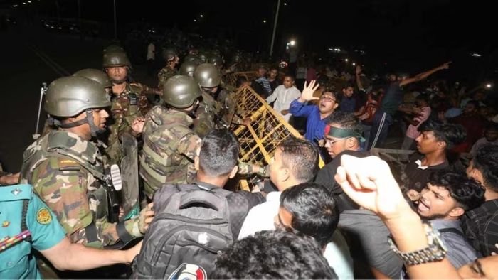 বাংলাদেশে নতুন করে অশান্তি।