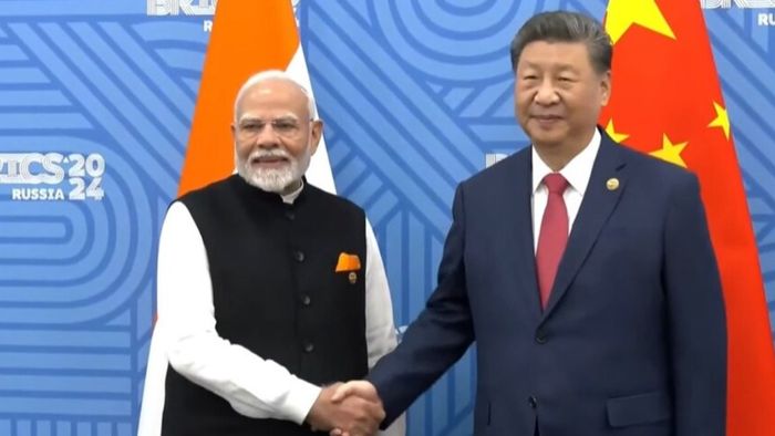 প্রধানমন্ত্রী নরেন্দ্র মোদী ও চিনা প্রেসিডেন্ট শি জিনপিং