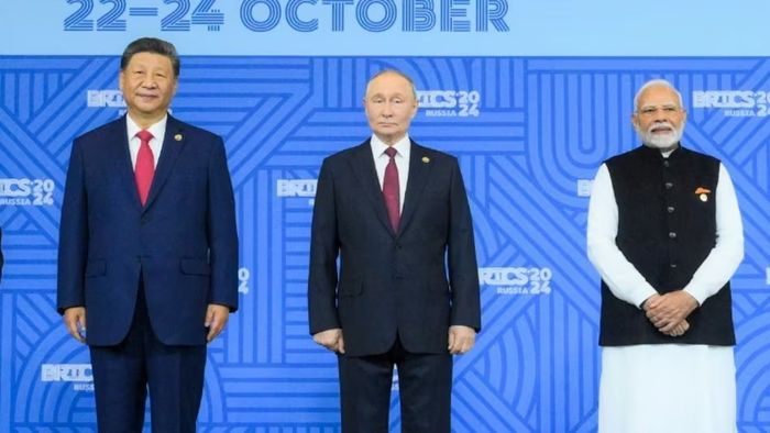 একপাশে ভারত-একপাশে চিন, মাঝে রাশিয়া, যে ছবি VIRAL, BRICS-এ কী প্রাপ্তি?