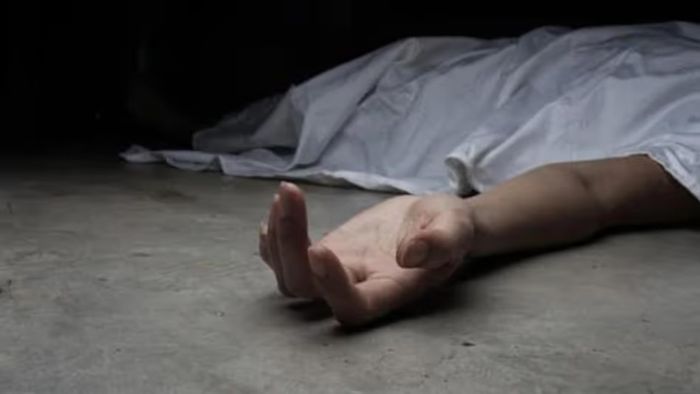 বারাণসীতে এক ব্যক্তি তার স্বামী ও ৩ সন্তানকে খুন করেছে (প্রতীকী ছবি)