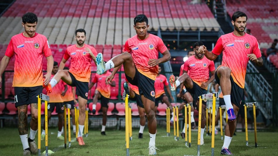 হিজাজির সঙ্গে ঝামেলা অস্কারের, ডার্বিতে ইস্টবেঙ্গল ডিফেন্সে আনোয়ারের পার্টনার কে? হিজাজির সঙ্গে ঝামেলা অস্কারের, ডার্বিতে ইস্টবেঙ্গল ডিফেন্সে আনোয়ারের পার্টনার কে?