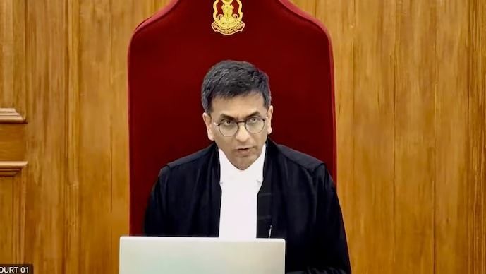 'যদি কারও মনে কষ্ট দিয়ে থাকি ক্ষমা করবেন,' অবসর-ভাষণে আবেগঘন বিদায়ী CJI চন্দ্রচূড়