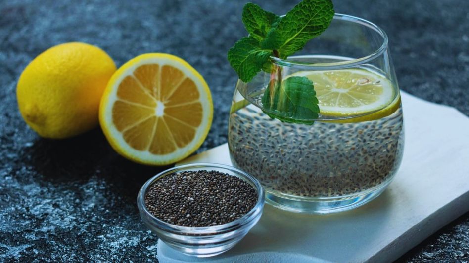 কীভাবে চিয়া বীজ খেলে আসল উপকার পাবেন? জানুন গুণাগুণ কীভাবে চিয়া বীজ খেলে আসল উপকার পাবেন? জানুন গুণাগুণ