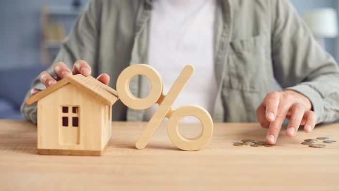 SBI-এ হোম লোনে EMI বাড়তে পারে, সুদ বাড়তে পারে পার্সোনাল লোনেও, কেন?