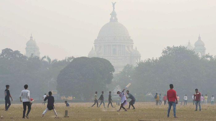 কলকাতার তাপমাত্রা নামল।-ফাইল ছবি