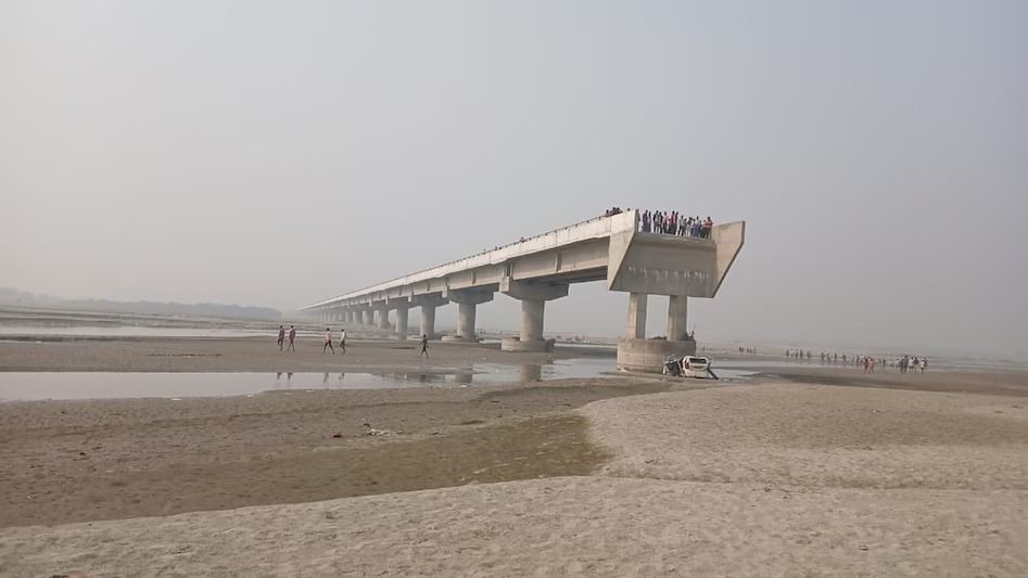 GPS ব্যবহার করে গাড়ি চলছিল, ব্রিজ শেষ হতেই নদীতে পড়ে ৩ জনের মৃত্যু