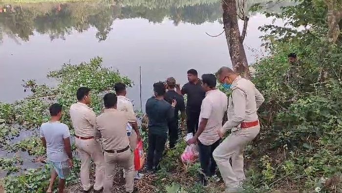 বিয়ের জন্য চাপ দিচ্ছিল প্রেমিকা, কাঁটা সরাতে মাটিতে পুঁতে দিল প্রেমিক