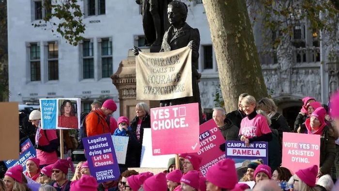 'সহায়তা মৃত্যু'কে বৈধতা দিতে ব্রিটিশ পার্লামেন্টে বিল পাস