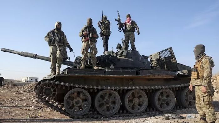 সিরিয়ার একের পর এক শহর দখল বিদ্রোহীদের, ভারতীয়দের ঘরে ফেরার নির্দেশ বিদেশ মন্ত্রকের