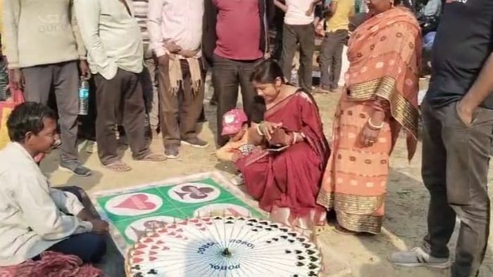 জুয়া খেলাই এই মেলার আকর্ষণ, মালদার জুয়ারির মেলা ঘিরে ব্যাপক উৎসাহ