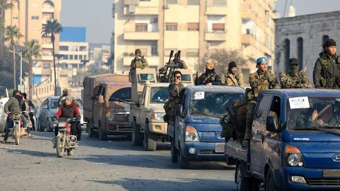 পতনের মুখে বাশার আল আসাদ সরকার? হোমস শহরের দখল নিয়ে দামাস্কাসকে ঘিরল বিদ্রোহীরা